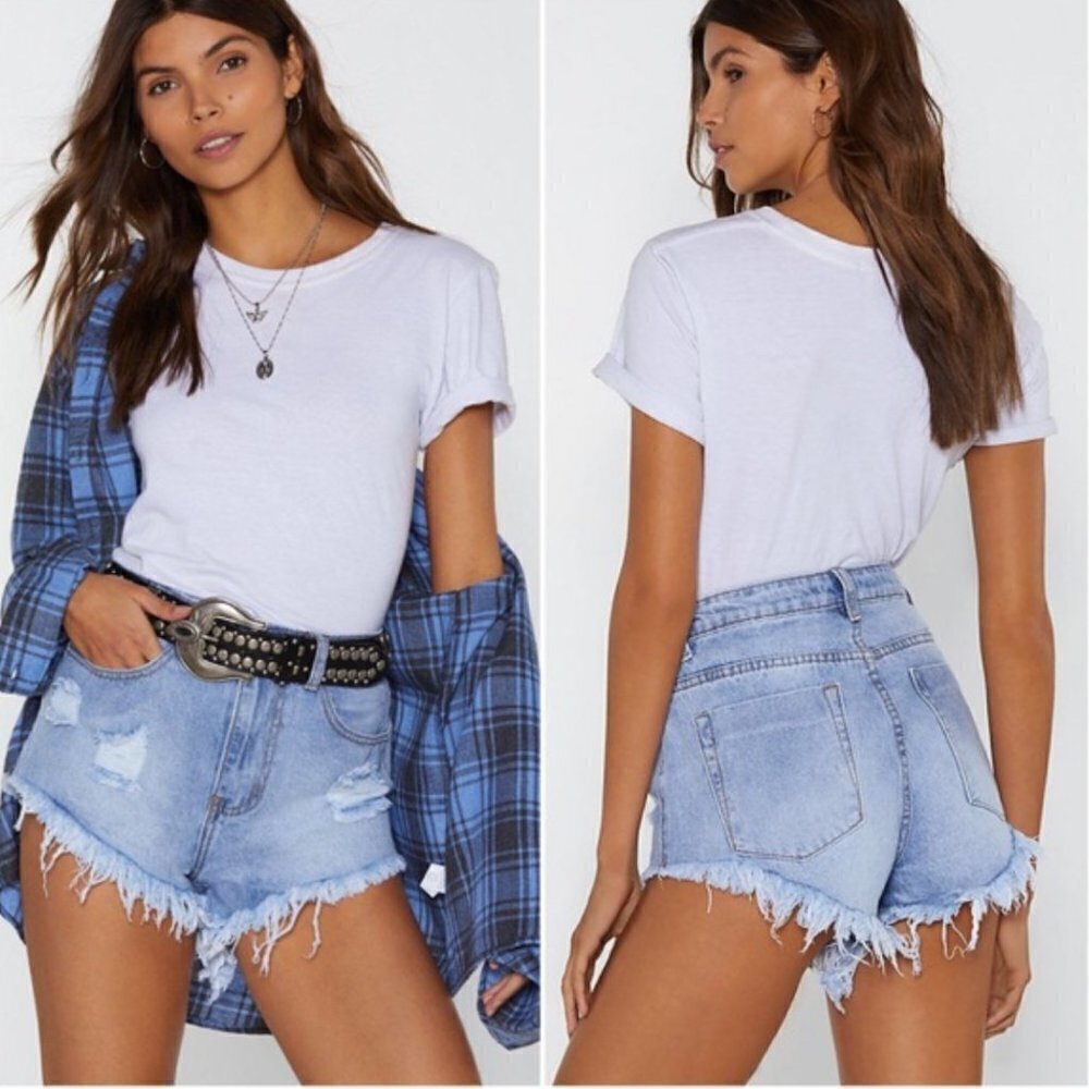 NWT Nasty Gal Don’t Distress About It Jean Shorts Size 4
